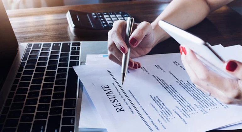 Best Immigration & Visa Consultants in Hyderabad - Resume Writer Image - SajsriVisaConsultancy-